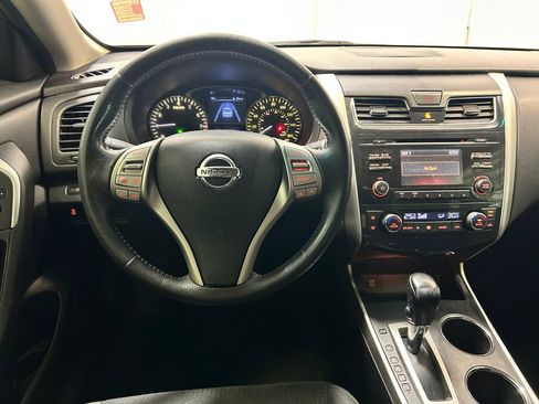 Used 2015 Nissan Altima 2.5 SV FWD image 3