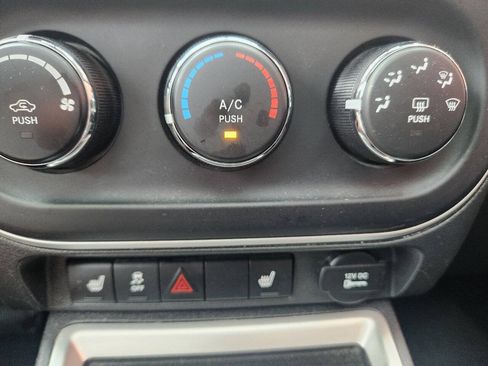 Used 2015 Jeep Compass High Altitude AWD/4WD image 22