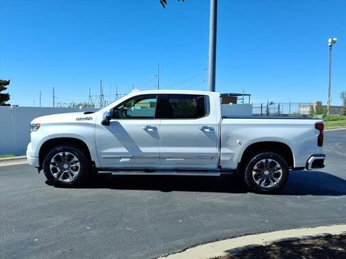 Certified 2023 Chevrolet Silverado 1500 High Country w/ Technology Package AWD/4WD image 8
