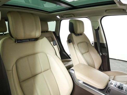 Used 2019 Land Rover Range Rover Sport HSE image 24