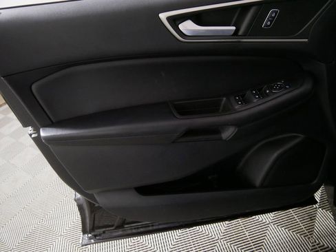 Used 2022 Ford Edge SEL w/ Convenience Package image 12