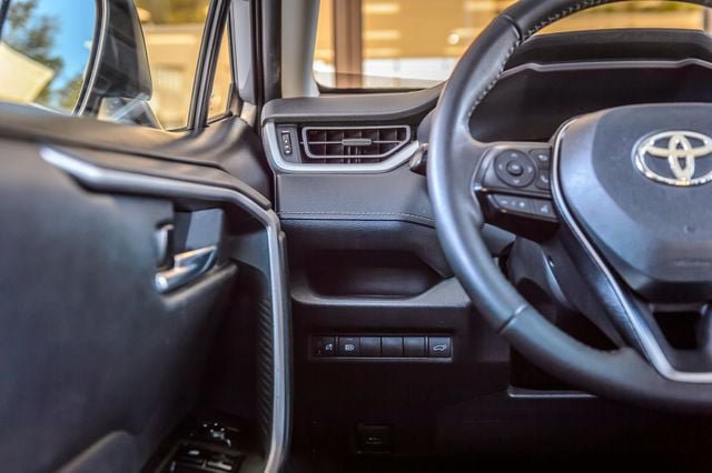 Used 2021 Toyota RAV4 XLE Premium FWD image 25