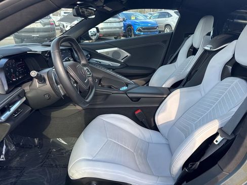 Used 2022 Chevrolet Corvette Stingray w/ Z51 Performance Package image 9