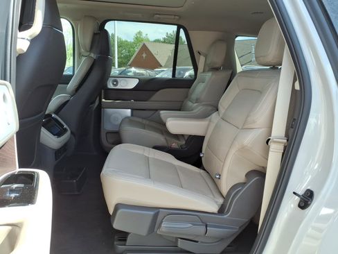 Used 2024 Lincoln Navigator L Reserve AWD/4WD image 25