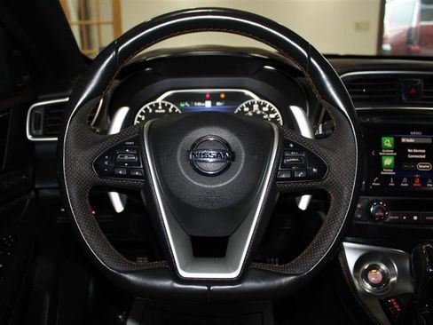 Used 2021 Nissan Maxima SR w/ Sport Mat Group FWD image 17