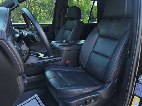 Used 2023 Chevrolet Tahoe RST w/ Sport Performance Package AWD/4WD image 14