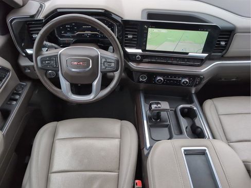 Used 2022 GMC Sierra 1500 SLT w/ SLT Convenience Package AWD/4WD image 30