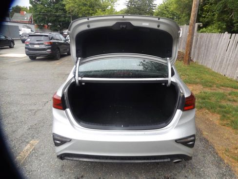 Used 2019 Kia Forte LXS FWD image 3