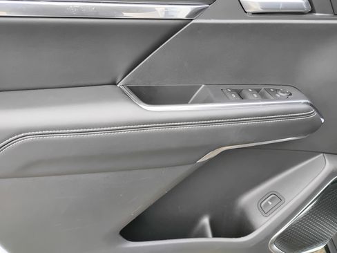 Used 2025 GMC Acadia Elevation image 15