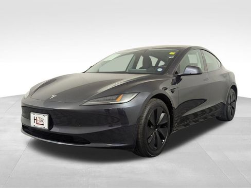 Used 2024 Tesla Model 3 Standard Range image 2