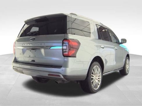 Used 2024 Ford Expedition Limited image 7