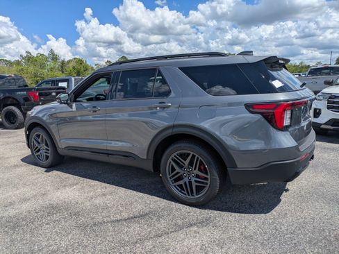 New 2026 Ford Explorer ST-Line w/ ST-Line Street Pack RWD image 6