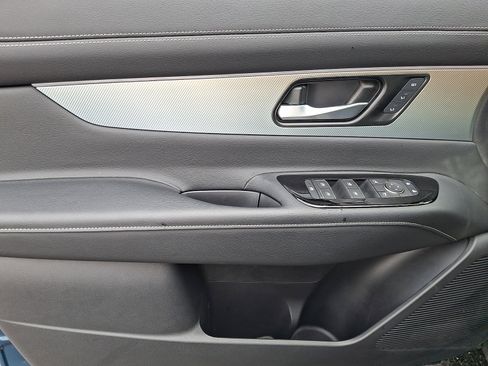 Certified 2025 Nissan Murano SL image 12