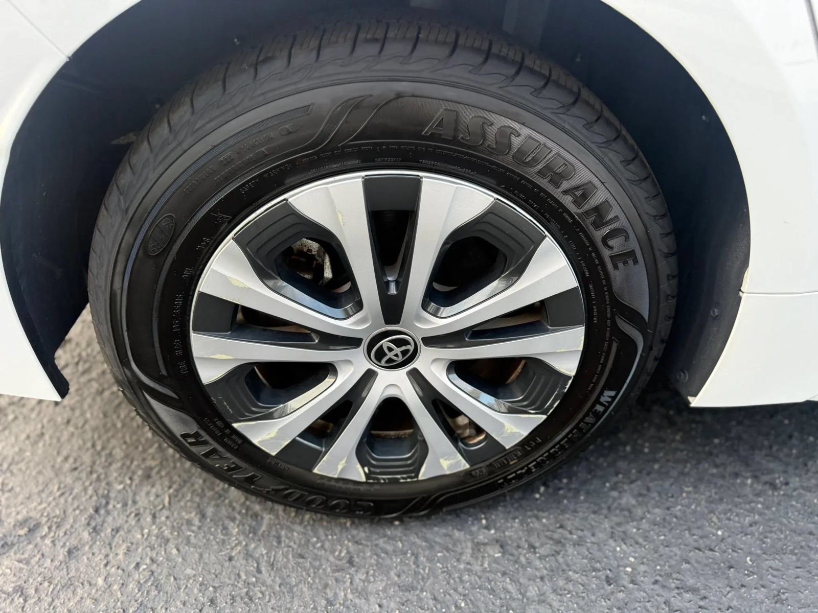 Used 2021 Toyota Corolla LE FWD image 50