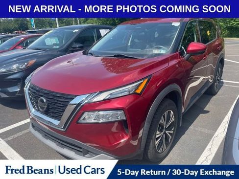Used 2021 Nissan Rogue SV AWD/4WD image 3