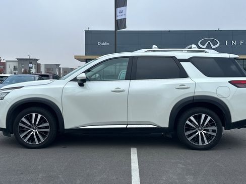 Used 2023 Nissan Pathfinder Platinum image 7