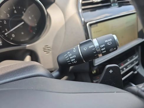 Used 2020 Jaguar F-PACE Premium AWD/4WD image 23