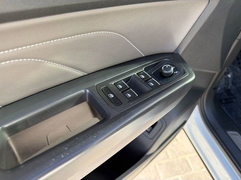 Certified 2023 Volkswagen Atlas Cross Sport SE w/ Panoramic Sunroof Package image 13