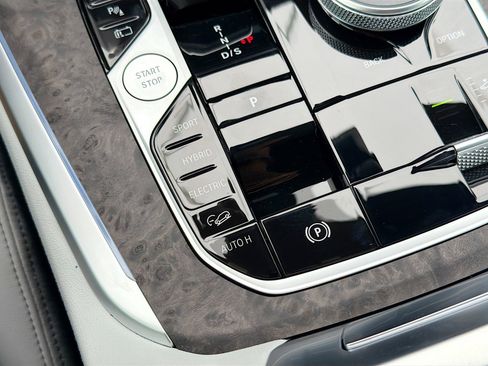 New 2026 BMW X5 xDrive50e w/ M Sport Package image 31