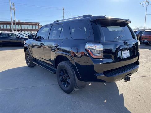 Used 2021 Toyota 4Runner SR5 image 5