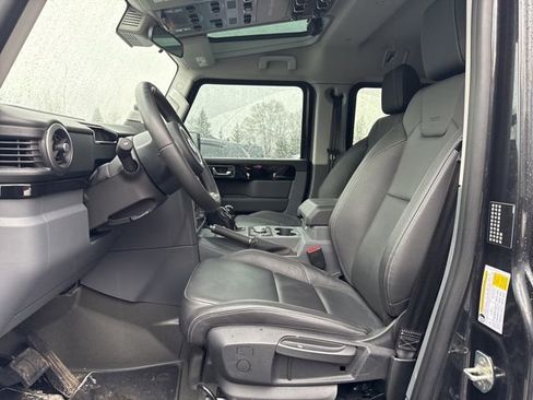 Used 2024 INEOS Grenadier Fieldmaster Edition image 5