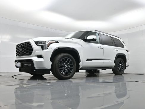 Used 2024 Toyota Sequoia Platinum AWD/4WD image 43