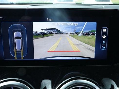 Used 2024 Mercedes-Benz GLB 250 image 22