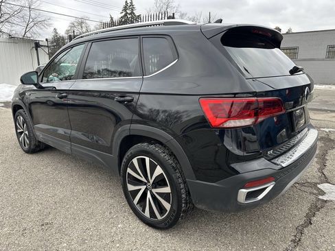 Used 2022 Volkswagen Taos SE image 5