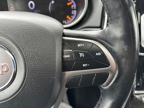 Used 2019 Jeep Grand Cherokee Limited image 29