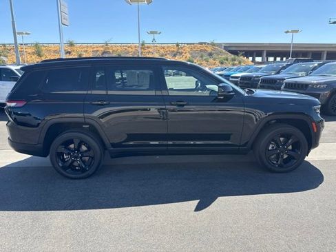 Certified 2023 Jeep Grand Cherokee L Laredo RWD image 7