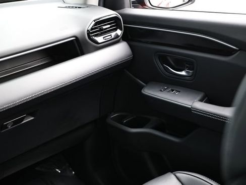 Certified 2025 Honda Pilot Touring image 30
