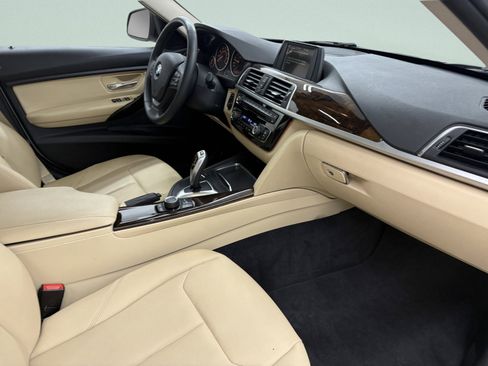 Used 2017 BMW 320i xDrive Sedan image 23