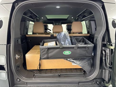New 2026 Land Rover Defender 110 X-Dynamic SE AWD/4WD image 28