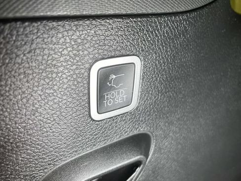 Used 2022 Jeep Wagoneer Series I w/ Premium Group I AWD/4WD image 21
