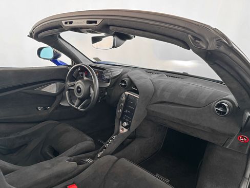 Used 2024 McLaren 750S Spider RWD image 26