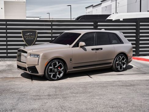 Used 2026 Rolls-Royce Cullinan Black Badge AWD/4WD image 6