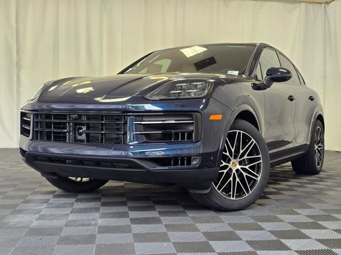 Certified 2025 Porsche Cayenne Coupe AWD/4WD image 1