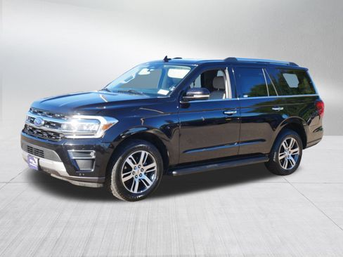 Certified 2024 Ford Expedition Limited image 3
