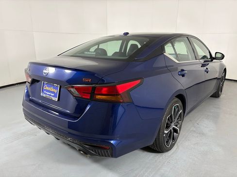 Used 2023 Nissan Altima 2.5 SR FWD image 8
