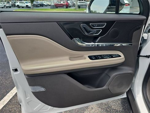 Certified 2024 Lincoln Corsair FWD image 15