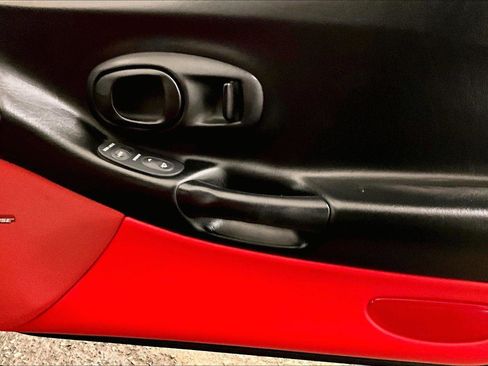 Used 2004 Chevrolet Corvette Coupe w/ Preferred Equipment Group image 24