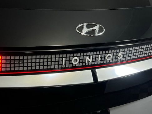 Used 2023 Hyundai Ioniq 5 Limited image 12