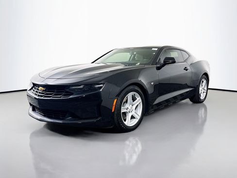 Used 2023 Chevrolet Camaro LT image 4