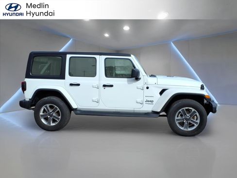 Used 2022 Jeep Wrangler Unlimited Sahara w/ Cold Weather Group image 2