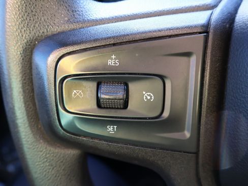 Used 2021 Chevrolet Silverado 2500 Custom w/ Custom Value Package image 16