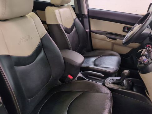 Used 2011 Kia Soul ! w/ Premium Pkg image 11