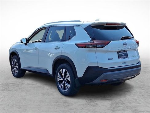 Used 2023 Nissan Rogue SV w/ SV Premium B Package image 4