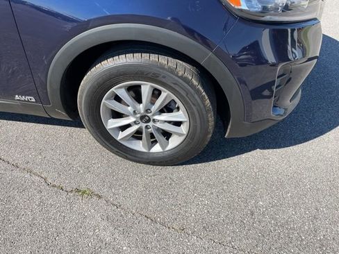 Used 2020 Kia Sorento LX AWD/4WD image 5