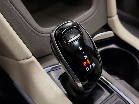 Used 2020 Cadillac XT6 Premium Luxury FWD image 19