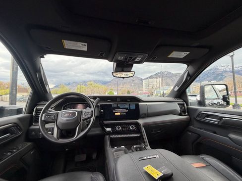 Used 2024 GMC Sierra 3500 AT4 w/ AT4 Premium Plus Package image 11